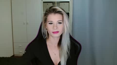 Snapshot of kristineamore chatting on 12-03-25, 07:38 KristineAmore online show from 12-03-25, 07:38