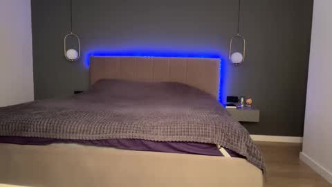 Kristi online show from 09-16-25, 04:13