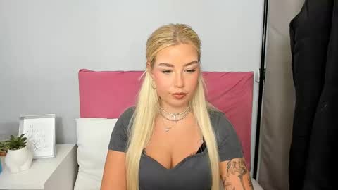 KristyFlowers online show from 01-15-25, 06:01