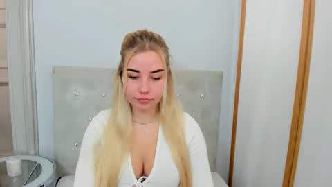 KristyFlowers online show from 03-11-25, 08:41