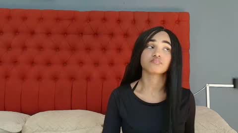 Cristina online show from 11-23-25, 07:02