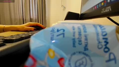 kristyvegas online show from 10-22-25, 08:03