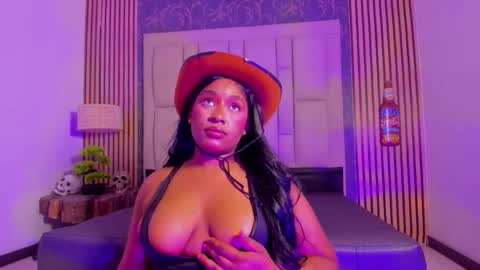 Snapshot of krixtybrown chatting on 10-27-25, 10:03 krixty online show from 10-27-25, 10:03