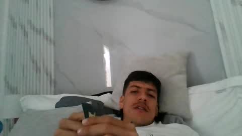 krlitoshincapie online show from 10-28-25, 06:43