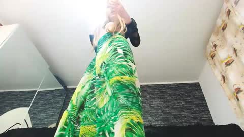 krystal desire online show from 12-07-24, 10:06