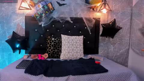 Snapshot of krystal_taylor23 chatting on 10-17-25, 11:57 Kystal Taylor online show from 10-17-25, 11:57