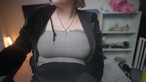 Krystal Syx online show from 03-04-25, 02:17