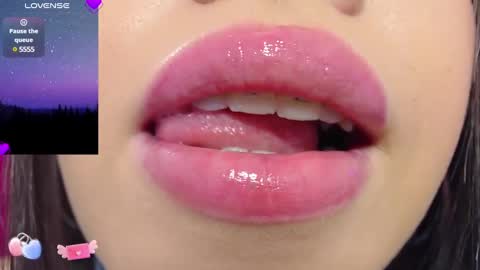 Snapshot of krysten_ritter2 chatting on 12-15-24, 10:07 krys online show from 12-15-24, 10:07