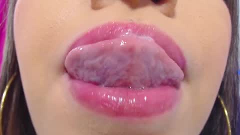 Snapshot of krysten_ritter2 chatting on 02-27-25, 10:04 krys online show from 02-27-25, 10:04