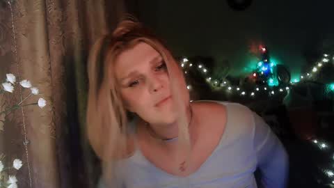 Annika  MTF ts post -op online show from 12-05-24, 01:28