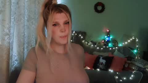 Annika  MTF ts post -op online show from 12-21-24, 10:50