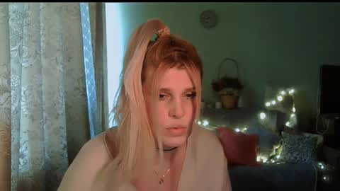 Annika  MTF ts post -op online show from 02-25-25, 10:47