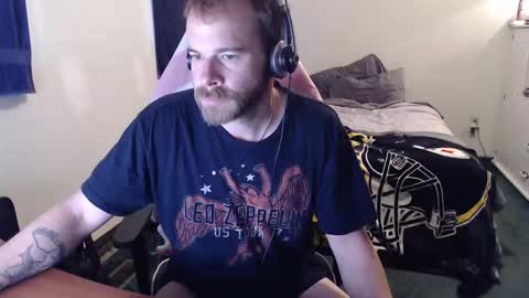 Kuggy online show from 11-28-25, 01:58