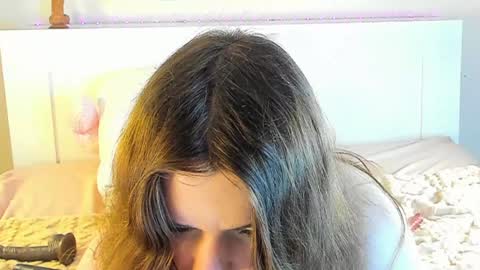 Snapshot of kuraii_ chatting on 01-25-25, 03:51 Anna online show from 01-25-25, 03:51