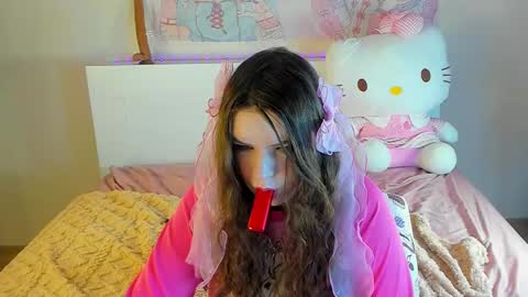 Snapshot of kuraii_ chatting on 02-25-25, 05:30 Anna online show from 02-25-25, 05:30