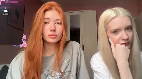 Snapshot of kvetapin chatting on 06-09-26, 06:36 Bella and Alexandra online show from 06-09-26, 06:36