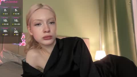 Snapshot of kvetapin chatting on 08-07-26, 02:02 Bella and Alexandra online show from 08-07-26, 02:02