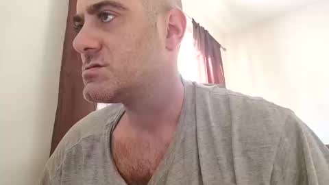 Snapshot of kyle67527 chatting on 10-10-25, 02:05 kyle67527 online show from 10-10-25, 02:05