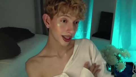 Snapshot of kyle__cooper chatting on 12-10-24, 05:28 Kyle Cooper online show from 12-10-24, 05:28