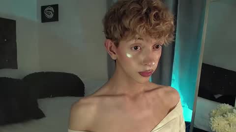 Snapshot of kyle__cooper chatting on 12-22-24, 04:06 Kyle Cooper online show from 12-22-24, 04:06