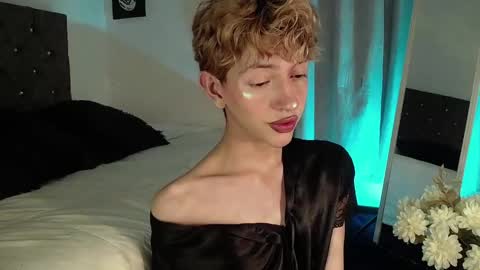 Snapshot of kyle__cooper chatting on 12-27-24, 04:58 Kyle Cooper online show from 12-27-24, 04:58