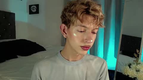 Snapshot of kyle__cooper chatting on 12-28-24, 05:12 Kyle Cooper online show from 12-28-24, 05:12