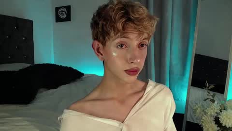 Snapshot of kyle__cooper chatting on 12-29-24, 05:21 Kyle Cooper online show from 12-29-24, 05:21