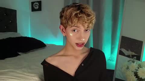 Snapshot of kyle__cooper chatting on 12-30-24, 12:43 Kyle Cooper online show from 12-30-24, 12:43