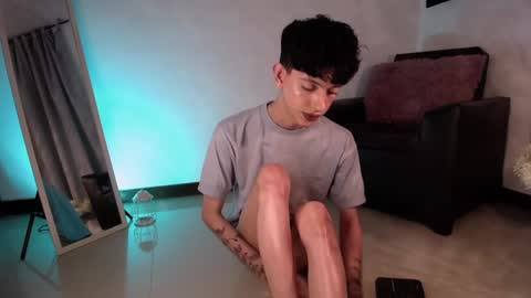 Snapshot of kyle__cooper chatting on 01-16-25, 07:49 Kyle Cooper online show from 01-16-25, 07:49