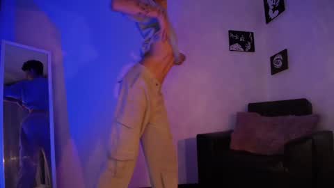 Snapshot of kyle__cooper chatting on 01-22-25, 04:34 Kyle Cooper online show from 01-22-25, 04:34