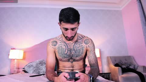 Snapshot of kyle_nick chatting on 12-11-24, 08:07 Kyle and Nick online show from 12-11-24, 08:07