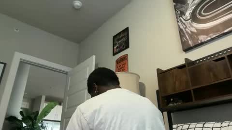 Snapshot of kylekickstand chatting on 11-16-25, 10:37 Kyle Kickstand online show from 11-16-25, 10:37