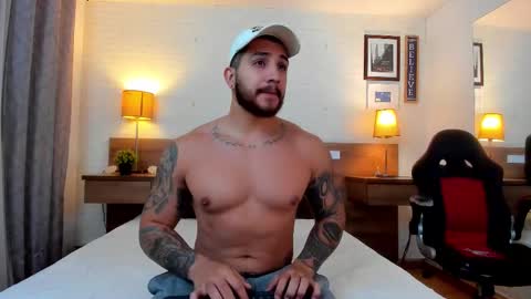 kylenorth_ online show from 10-09-25, 11:19