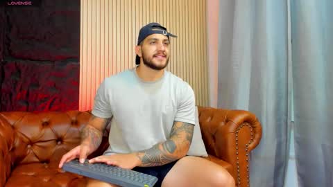 kylenorth_ online show from 11-07-25, 12:38