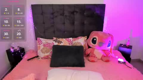 Snapshot of kylie2211 chatting on 10-22-25, 10:20 Kylie  online show from 10-22-25, 10:20