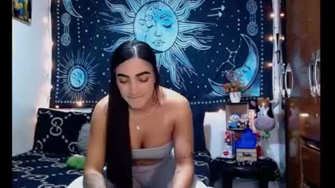 Snapshot of kylie_capricorn chatting on 06-17-26, 10:21 kylie online show from 06-17-26, 10:21
