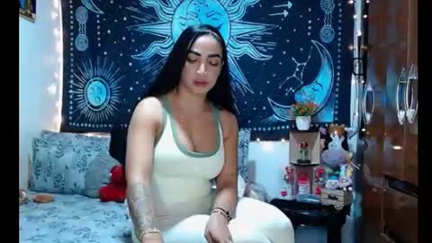 Snapshot of kylie_capricorn chatting on 07-25-26, 12:53 kylie online show from 07-25-26, 12:53