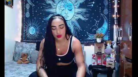 Snapshot of kylie_capricorn chatting on 07-27-26, 10:50 kylie online show from 07-27-26, 10:50