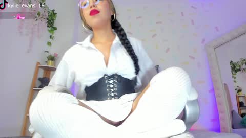 Kylie online show from 01-13-25, 03:56