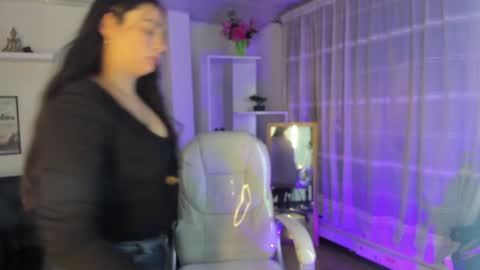 kylie online show from 12-02-24, 01:24