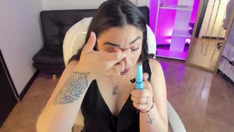 kylie online show from 11-11-25, 01:44