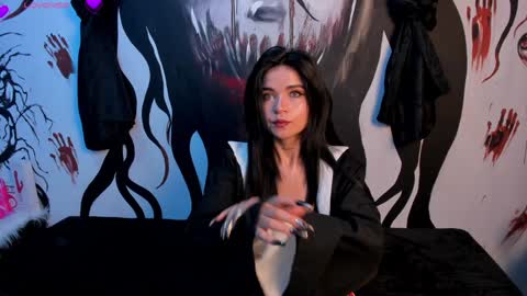 Snapshot of kylie_foxx1 chatting on 12-04-24, 12:41 submissive demon Please help me to reach 500 thumbs up online show from 12-04-24, 12:41