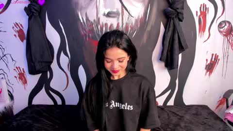 Snapshot of kylie_foxx1 chatting on 12-10-24, 01:00 submissive demon Please help me to reach 500 thumbs up online show from 12-10-24, 01:00