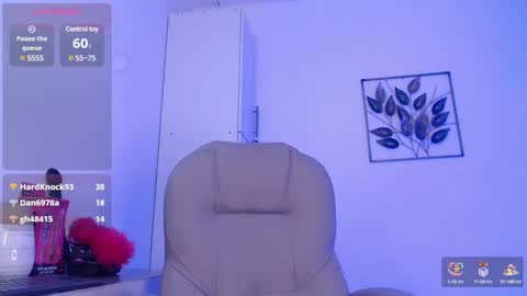 Snapshot of kylie_golden chatting on 12-28-24, 07:01 Kylie Myers online show from 12-28-24, 07:01