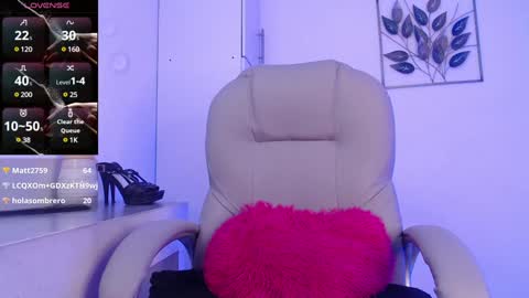 Snapshot of kylie_golden chatting on 01-11-25, 04:03 Kylie Myers online show from 01-11-25, 04:03