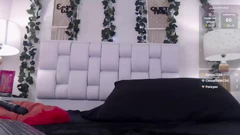 Snapshot of kylie_golden chatting on 01-23-25, 03:22 Kylie Myers online show from 01-23-25, 03:22