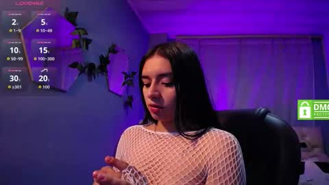 Snapshot of kylie_golden chatting on 09-29-25, 12:32 Kylie Myers online show from 09-29-25, 12:32
