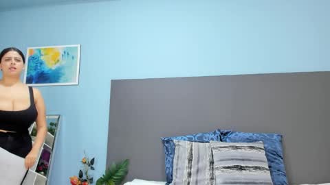 Kylie Reyes  online show from 10-24-25, 07:32