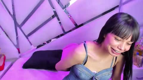 Snapshot of kylie_sexx chatting on 01-10-26, 02:46 kylie online show from 01-10-26, 02:46