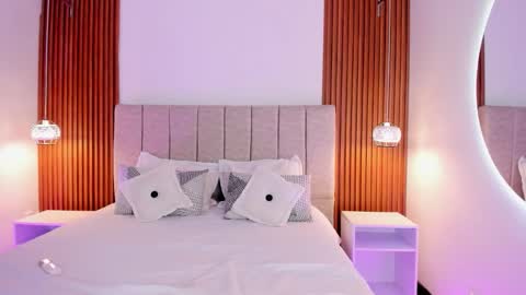 Snapshot of kylie_sofi chatting on 02-09-26, 12:20 kloe sofia online show from 02-09-26, 12:20